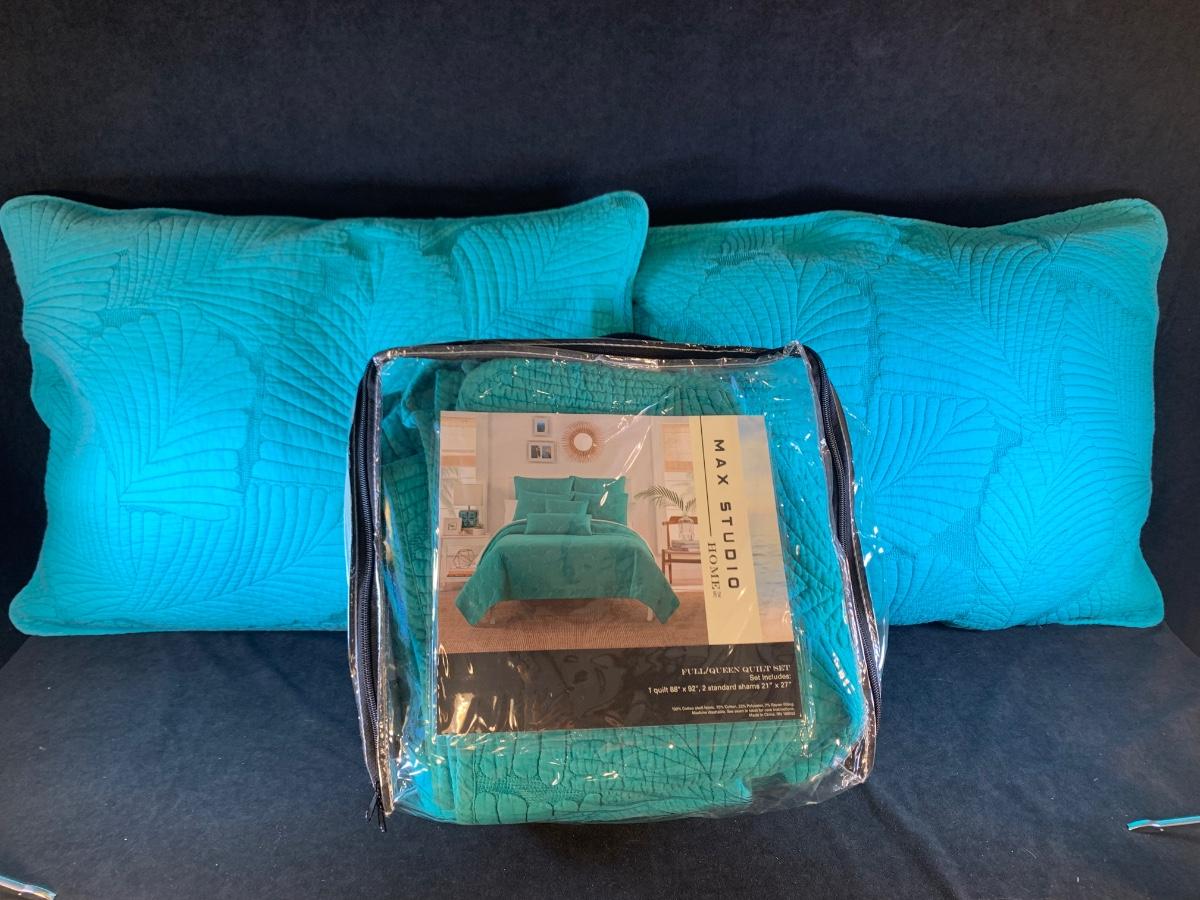Lot 59 Max Studio Home Bedding set