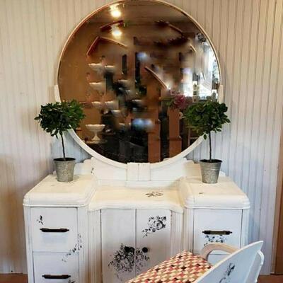 K11 White vanity with chair mirror is currently detached. 45â€ x 26â€ x 17â€
