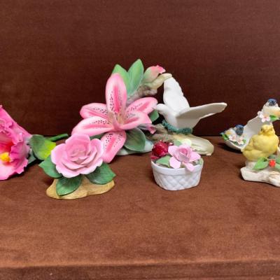 Lot 129. Porcelain Flower Lot