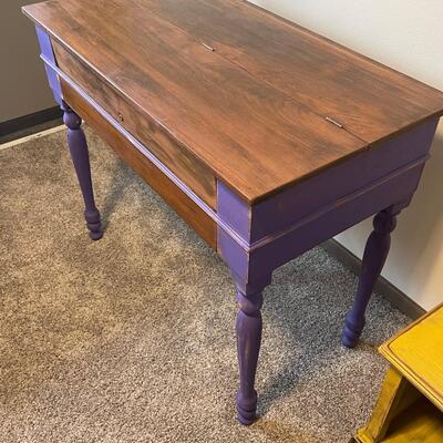K23 Purple stand/Desk