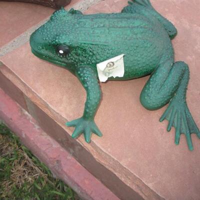 Outdoor Decor- Frogs