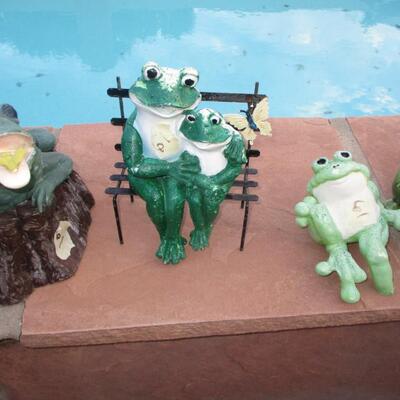 Outdoor Decor- Frogs