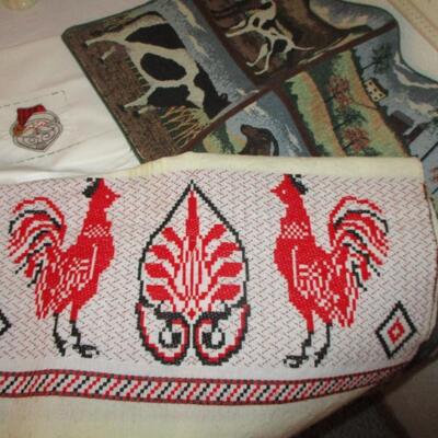 Home Decor-tapestry, vases