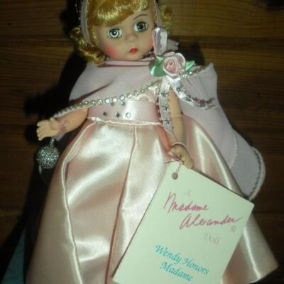 1993 Madame Alexander 8" Wendy Honors Madame 93-9 Limited Production of one year.