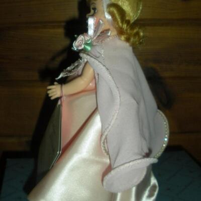 1993 Madame Alexander 8" Wendy Honors Madame 93-9 Limited Production of one year.