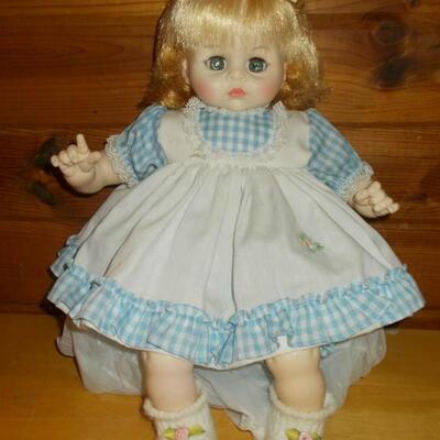 1977 Madame Alexander 14" Blonde Pussycat Doll with working crier! Near mint condition.