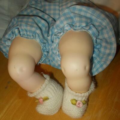 1977 Madame Alexander 14" Blonde Pussycat Doll with working crier! Near mint condition.