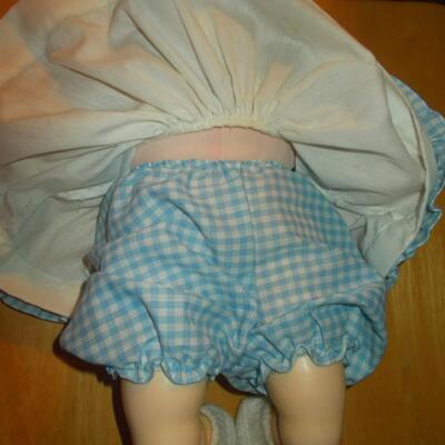 1977 Madame Alexander 14" Blonde Pussycat Doll with working crier! Near mint condition.