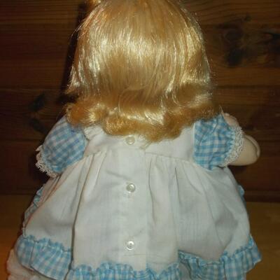 1977 Madame Alexander 14" Blonde Pussycat Doll with working crier! Near mint condition.