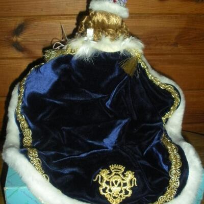 1992 Ltd. Production 8" Queen Elizabeth II Coronation Doll