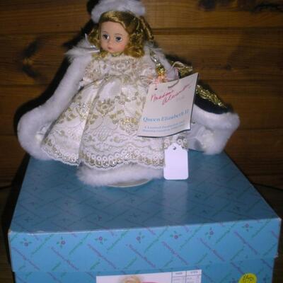 1992 Ltd. Production 8" Queen Elizabeth II Coronation Doll