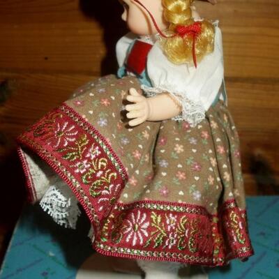 1976 Madame Alexander 8" Austria