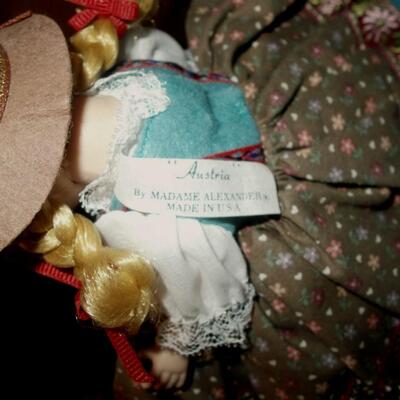 1976 Madame Alexander 8" Austria