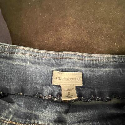 Lot 1  Shorts Size 8