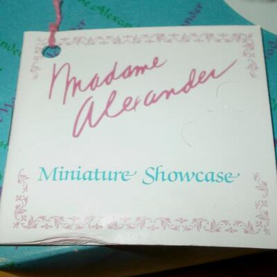 1988 Madame Alexander Dolly #436 mint in box