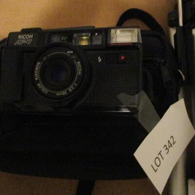 Ricoh Camera & Stand