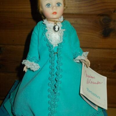 1987 Madame Alexander 10" Violetta Portrette Doll in Original Box