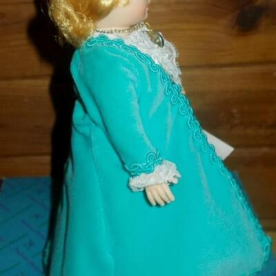 1987 Madame Alexander 10" Violetta Portrette Doll in Original Box