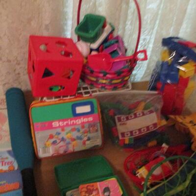 Toys & Children's Books