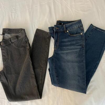 Lot 9  Jeans Size 4 & Medium