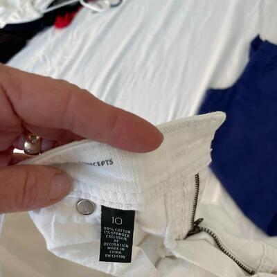 Lot 13  Jeans Size 10