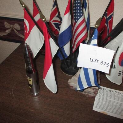 Petrified Wood & Mini flags