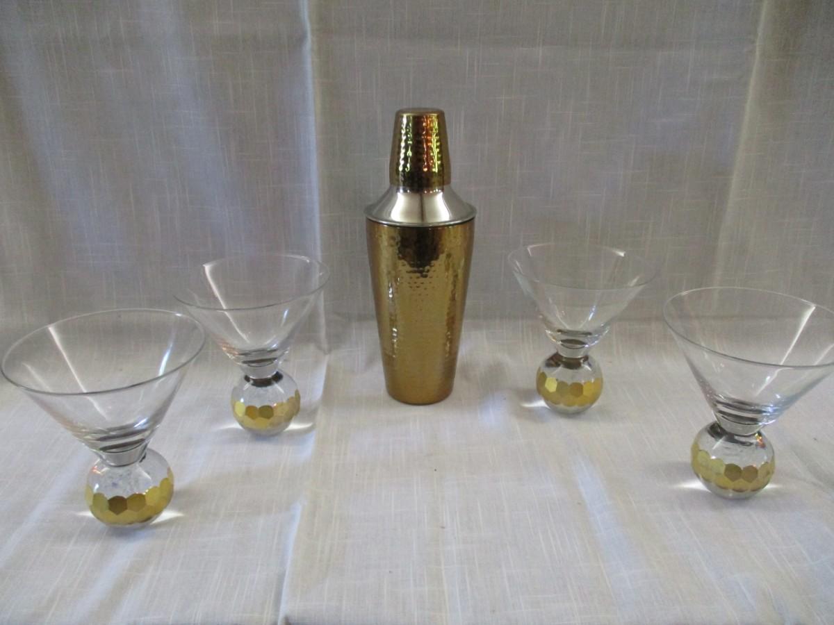 Cocktail Bubble Base Glasses With Shaker