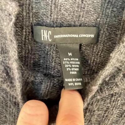 Lot 26 Sweaters Size Medium