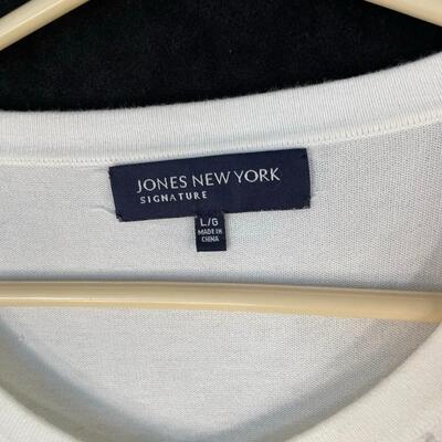 Lot 31  Jones New York Sweaters Size Large