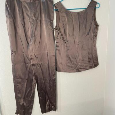 Lot 32  YL Yair Satin Slacks and Top Set