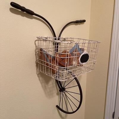 LR1-Home sweet home and bicycle basket shelf