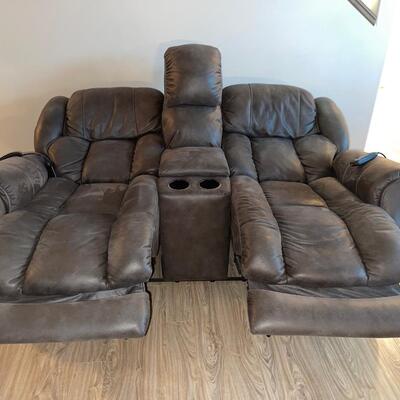 LR3- Homestretch Furniture Power lumbar/headrest reclining sofa
