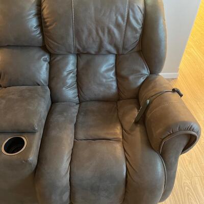LR3- Homestretch Furniture Power lumbar/headrest reclining sofa
