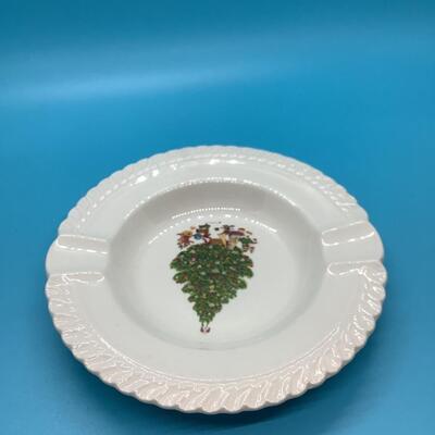 Christmas tree & presents ashtray