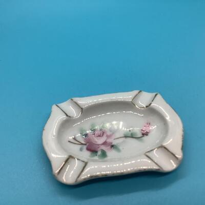Pink flowers ashtray
