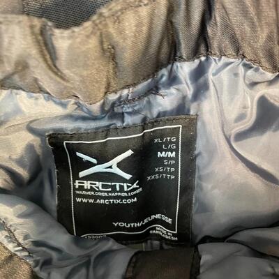 Lot 64  Pair of Kids Ski Pants