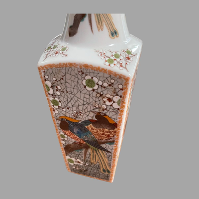 Nice Chinese Vase with Birds on it.