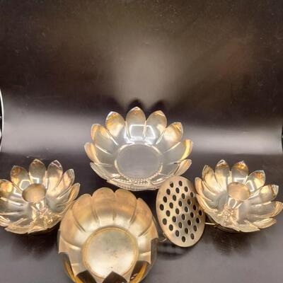 15 - Reed & Barton Lotus Silverplate centerpiece set
