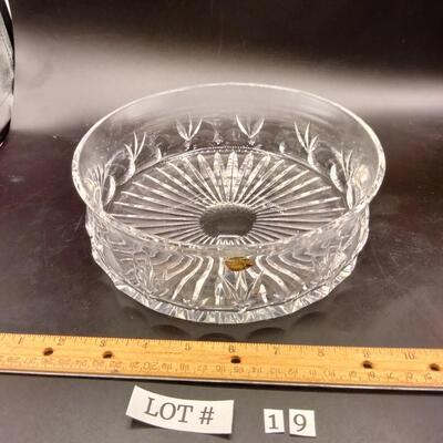 19 - vintage crystal bowl
