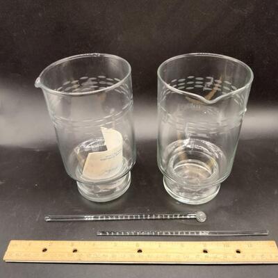 31 - pair MCM mixing beakers