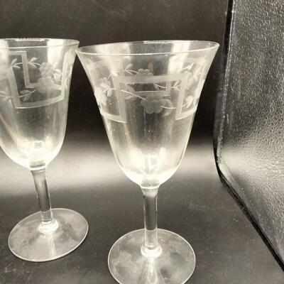 35 - vintage cut glass set