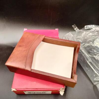 38 - leather memo holder
