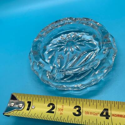 Clear glass with flower ashtray
