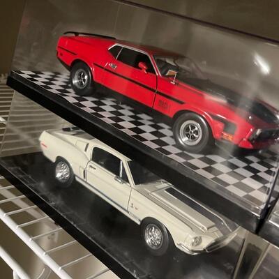 M4-Mustang Lot x4 (In plastic display cases)