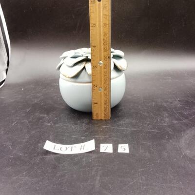75 - ceramic trinket dish