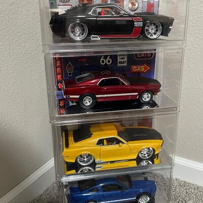 M9-Mustang lot in Plastic display cases