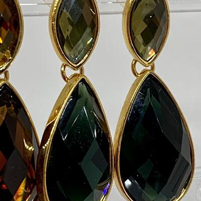 LOTJ110: New In Box Two Pairs of Joan Rivers Fashion Pierced Earrings