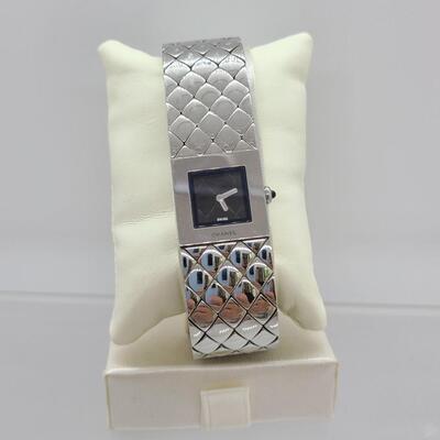LOTJ154: Chanel Vintage 1993 Silver Matelesse, Quilt Acier Ladies Watch