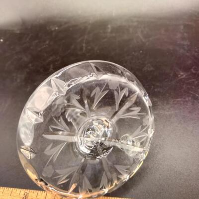 78 - crystal ring holder