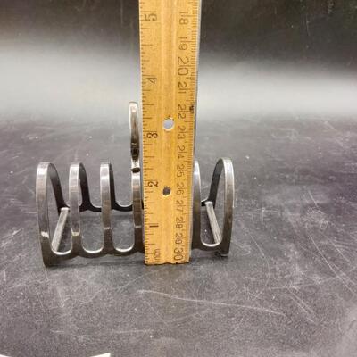 91 - vintage silverplate toast holder